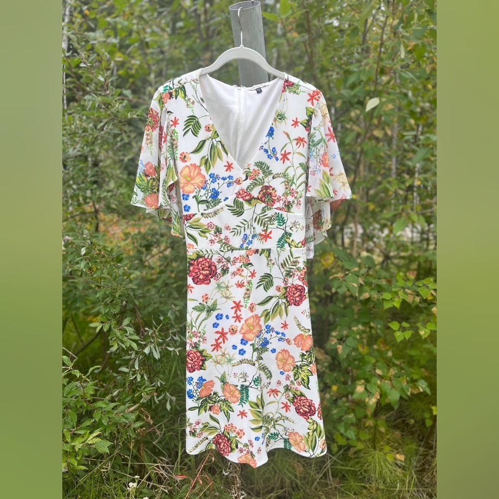 Tash+Sophie Ivey Floral Cocktail Dress. NWT